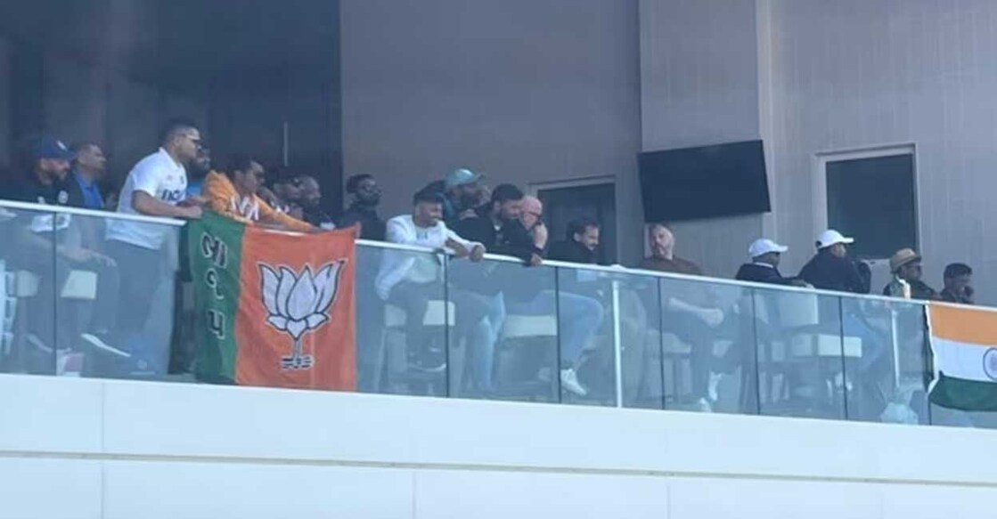 wtc-final-bjp ബിജെപി പതാകയുമായി ഗാലറിയിലെത്തിയ ആരാധകൻ. Photo: Twitter
