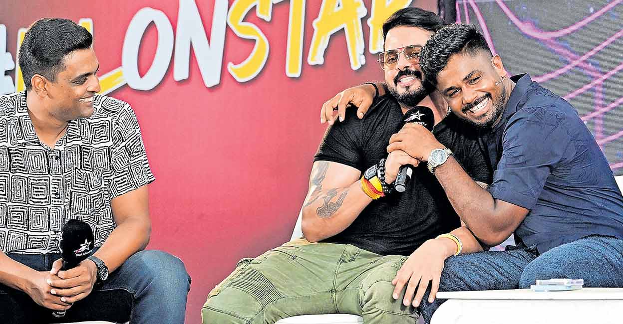 Sanju Samson and Sreesanth in ‘Pokkiadich’ at Maharaja’s College: Exciting Meet Up | Malayalam News, Sports News | Manorama Online