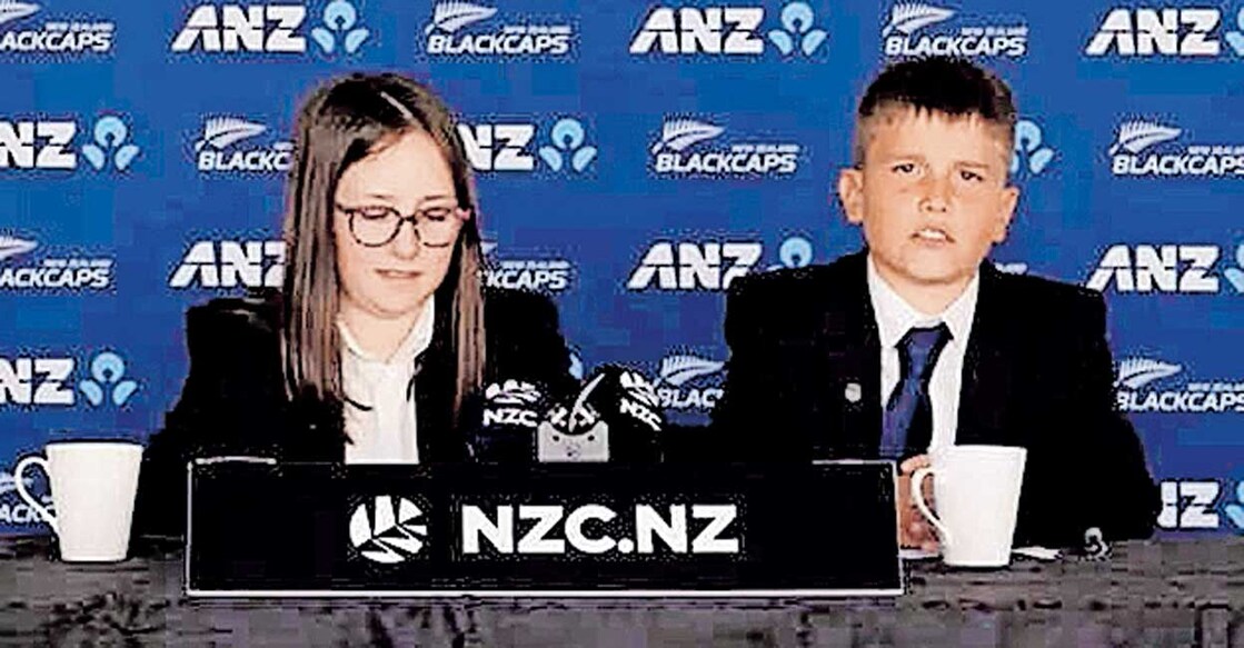newzealand-cricket മെറ്റിൽഡയും (ഇടത്) ആഗ്നസും ടീം പ്രഖ്യാപന വേദിയിൽ. ന്യൂസീലൻഡ് ക്രിക്കറ്റ് ബോർഡ് പങ്കുവച്ച വിഡിയോയിൽ നിന്ന്