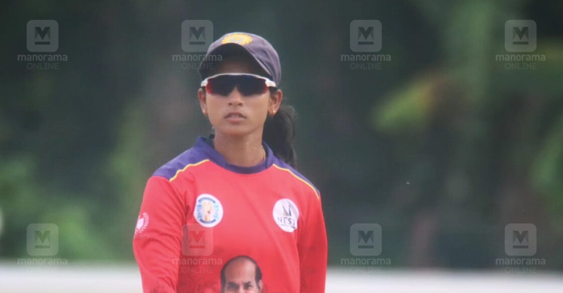 അലീന സുരേന്ദ്രൻ