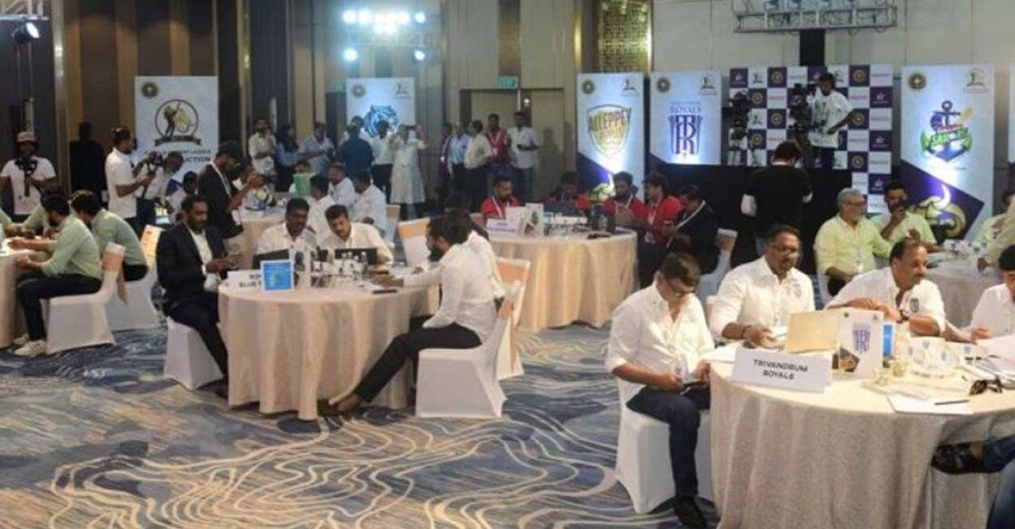 kcl-auction തിരുവനന്തപുരത്തു നടന്ന കേരള ക്രിക്കറ്റ് ലീഗ് ലേലം. Photo: KCL