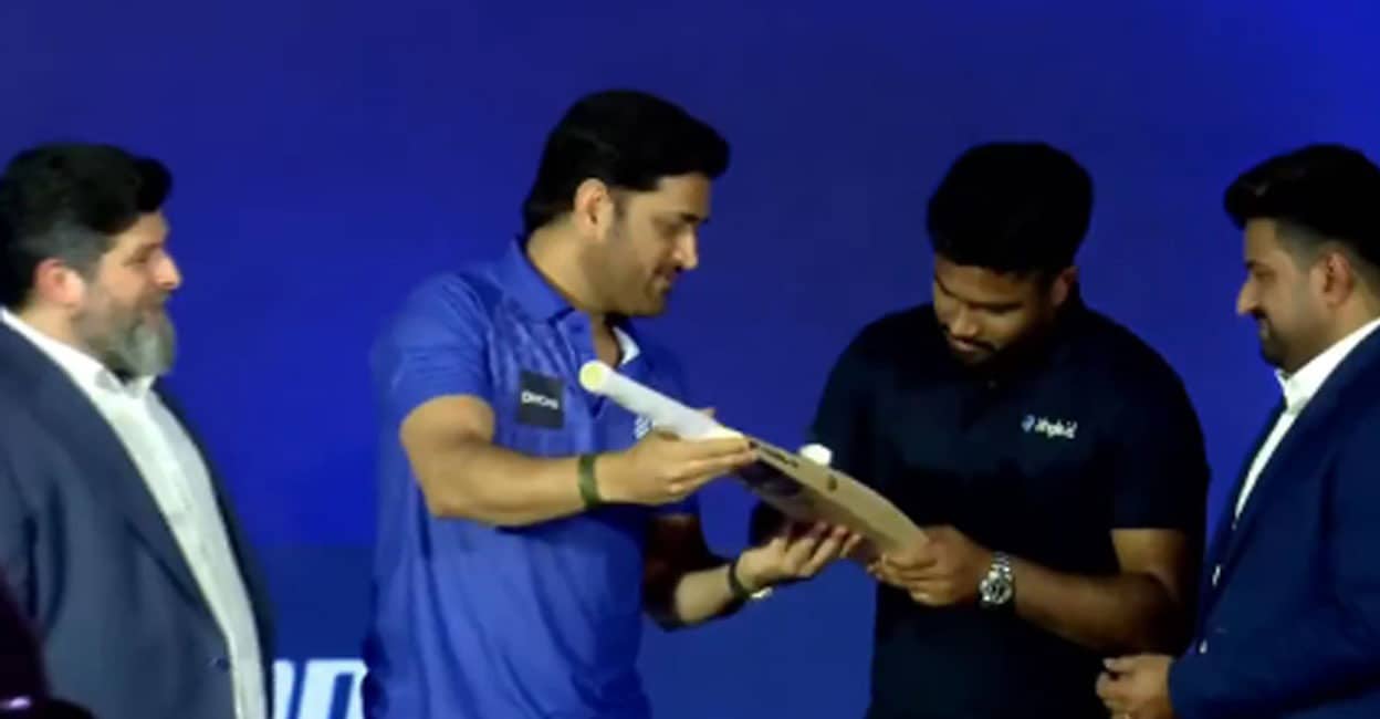 ധോണിയുടെ പിൻഗാമിയാകാൻ ചെന്നൈയ്‌ക്കു വേണം, ദക്ഷിണേന്ത്യൻ ക്യാപ്റ്റൻ; സഞ്ജുവിന്റെ കാര്യത്തിൽ അന്തിമ തീരുമാനം രാജസ്ഥാന്റേത്