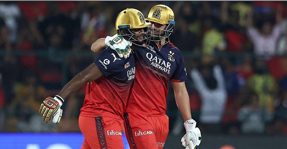 14 പന്തിൽ അർധസെഞ്ചറി പൂർത്തിയാക്കിയ റൊമാരിയോ ഷെപ്പേഡിന് സഹതാരം ടിം ഡേവിഡിന്റെ അഭിനന്ദനം (എക്സിൽ പങ്കുവച്ച ചിത്രം)