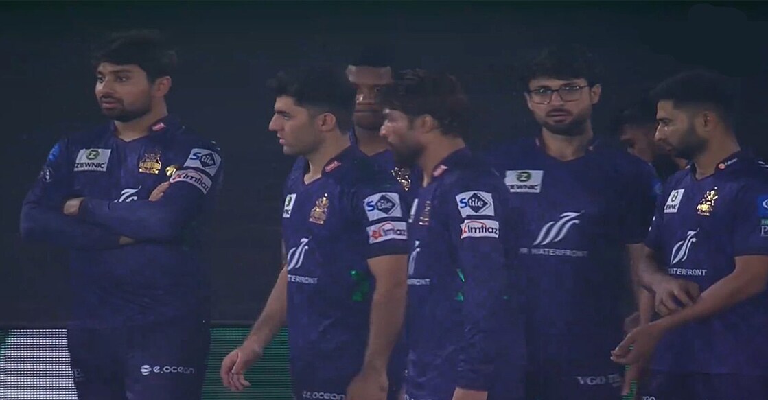 psl-players പാക്കിസ്ഥാൻ സൂപ്പർ ലീഗ് മത്സരത്തിനിടെ താരങ്ങൾ (എക്സിൽ നിന്നുള്ള ദൃശ്യം)