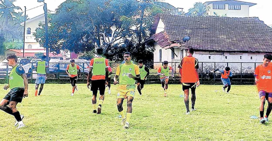 santosh-trophy-kerala-team കേരള ടീം ഗോവയിൽ പരിശീലനത്തിൽ.
