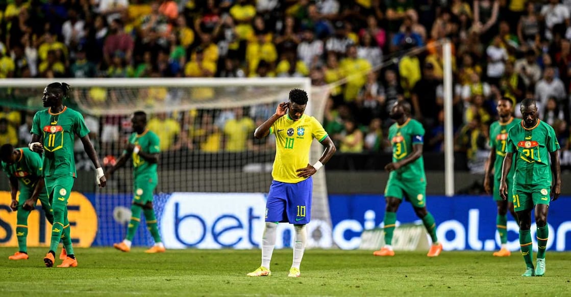 FBL-BRA-SEN-FRIENDLIES ബ്രസീൽ താരം മാർക്വിഞ്ഞോസിന്റെ സെൽഫ് ഗോളിൽ നിരാശയോടെ നിൽക്കുന്ന വിനീസ്യൂസ് ജൂനിയർ. Photo: Patricia DE MELO MOREIRA / AFP