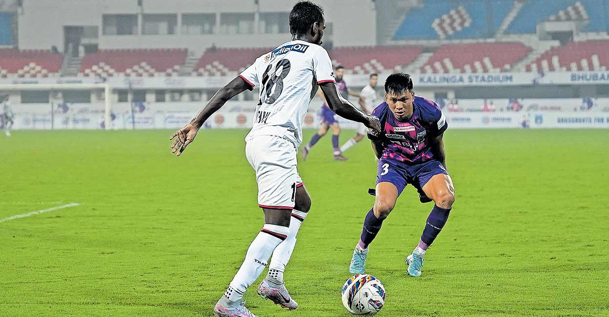 North East United Dominates in Super Cup Football Match, Defeating Kerala Blasters