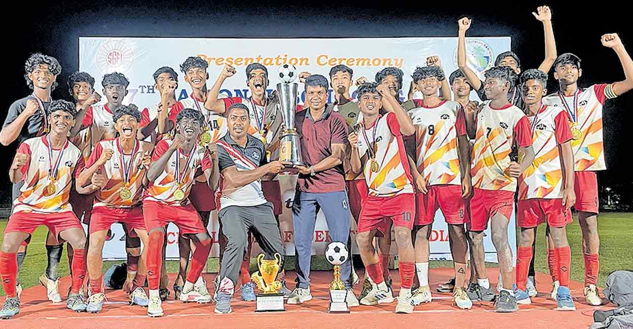 സ്കൂൾ ഫുട്ബോൾ കേരളത്തിനു കിരീടം National School Football Kerala team