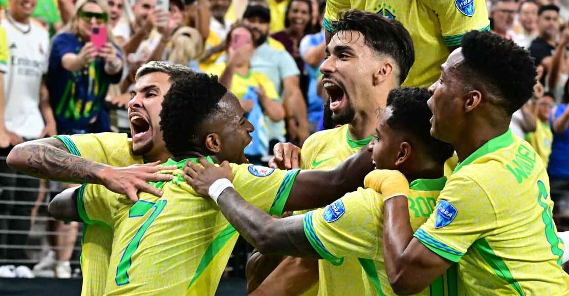 FBL-COPA AMERICA-2024-PAR-BRA പാരഗ്വായ്ക്കെതിരായ കോപ്പ അമേരിക്ക ഫുട്ബോൾ മത്സരത്തിൽ ഗോൾനേട്ടം ആഘോഷിക്കുന്ന ബ്രസീൽ താരങ്ങൾ (Photo by Frederic J. Brown / AFP)