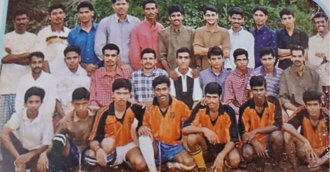 - തുമ്പോട്ട സ്പോർട്സ് ക്ലബിൻ്റെ ആദ്യകാല ഫുട്ബോൾ ടീം
