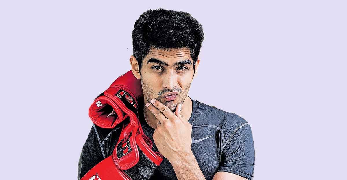 Vijender hit by ship |  Vijender Singh Goa