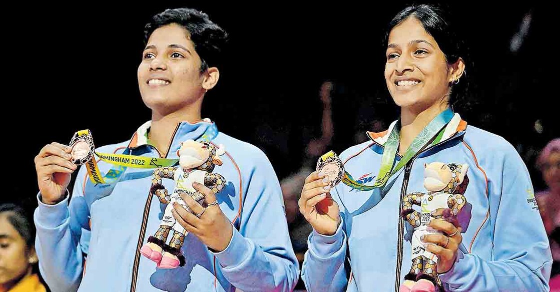 CGAMES-2022-BADMINTON-PODIUM
ട്രീസ ജോളിയും ഗായത്രി ഗോപിചന്ദും