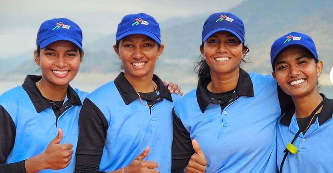 റോവിങ്ങിൽ സ്വർണം നേടിയ കേരള ടീം