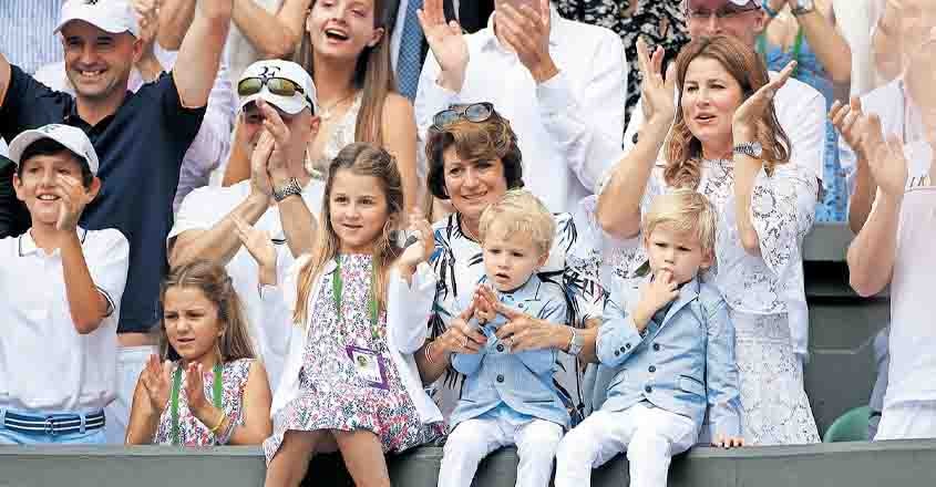 https://img-mm.manoramaonline.com/content/dam/mm/mo/sports/tennis/images/2020/5/26/federer-family.jpg