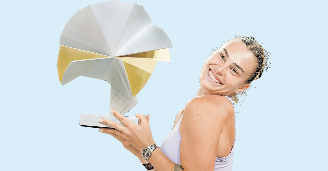 sabalenka സബലേങ്ക ട്രോഫിയുമായി