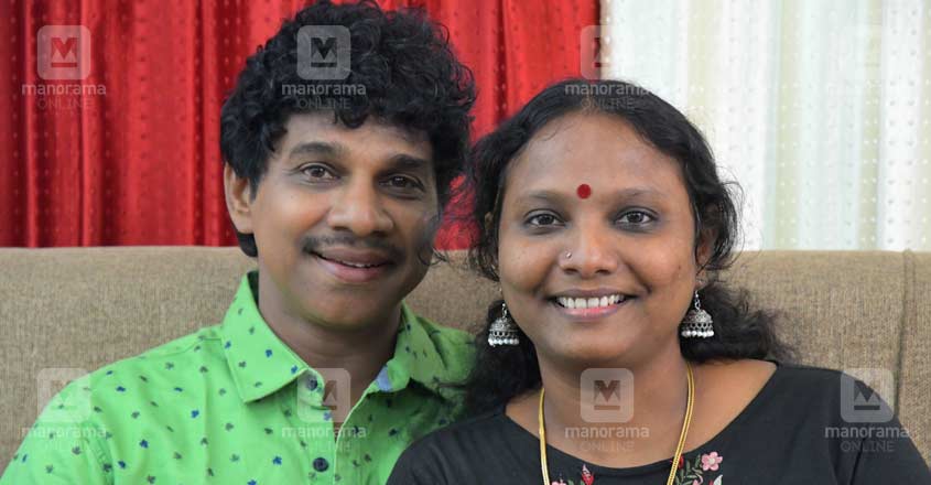 vinod-kovoor-and-family vinod-kovoor-and-family