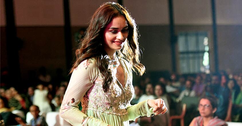 manushi-chillar-2 manushi-chillar-2