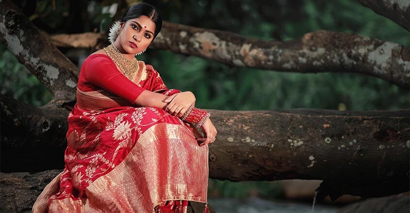 swasika-vijay-photo-shoot-in-saree swasika-vijay-photo-shoot-in-saree