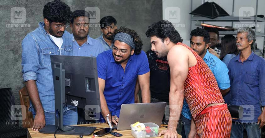 tovino-thomas-photoshoot-manorama-11 tovino-thomas-photoshoot-manorama-11