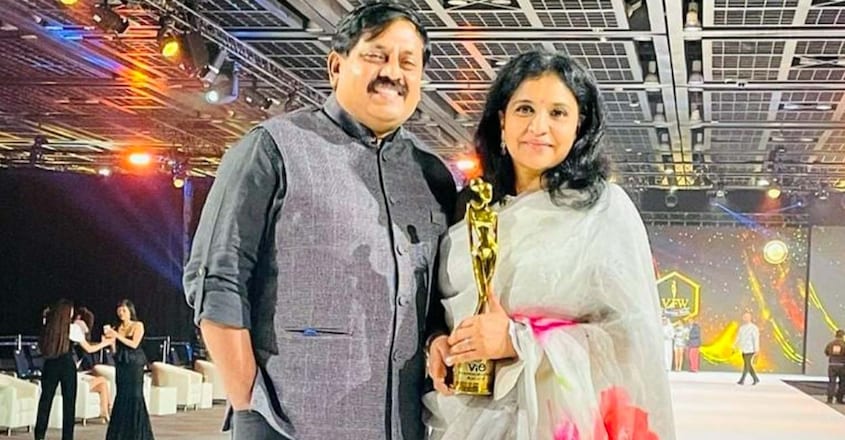 abhini-sohan-wins-the-best-cultural-designer-award-at-vie-fashion-week-dubai abhini-sohan-wins-the-best-cultural-designer-award-at-vie-fashion-week-dubai