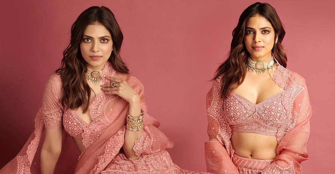 malavika-mohanan-s-classi-hot-look-in-pink-lehenga malavika-mohanan-s-classi-hot-look-in-pink-lehenga