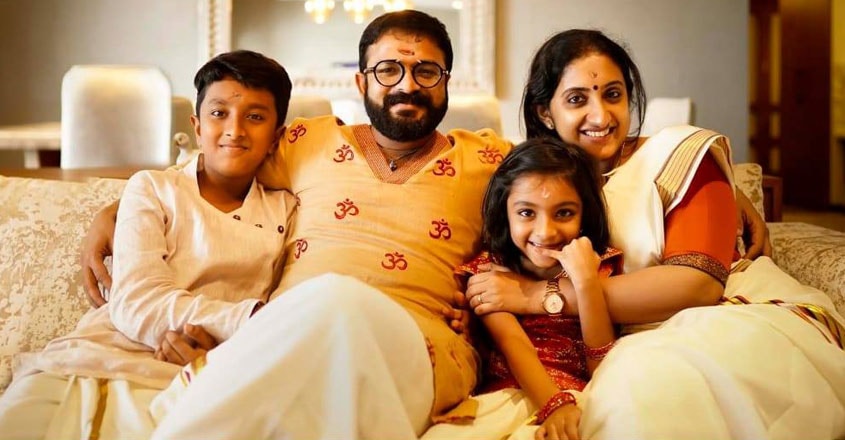 jayasurya-family jayasurya-family
