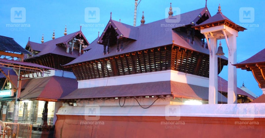 Guruvayur-Sree-Krishna-Temple Guruvayur-Sree-Krishna-Temple