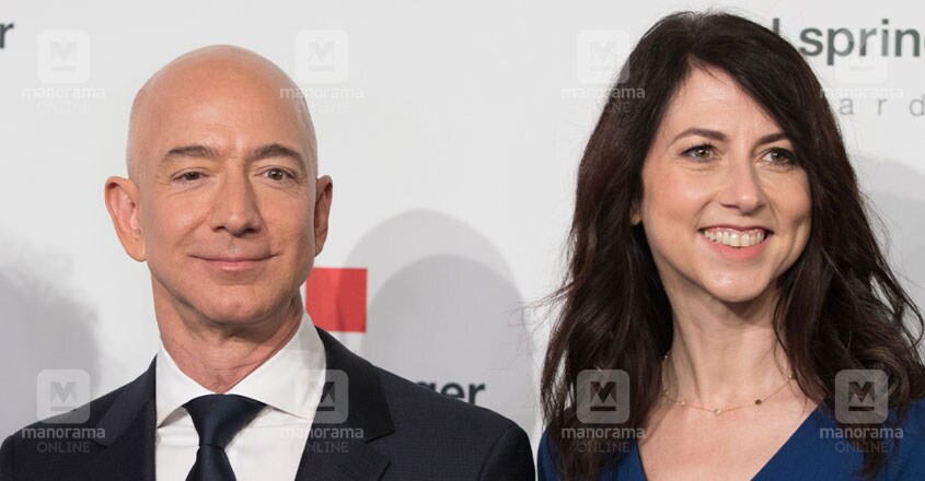 Jeff-Bezos-and-MacKenzie Jeff-Bezos-and-MacKenzie