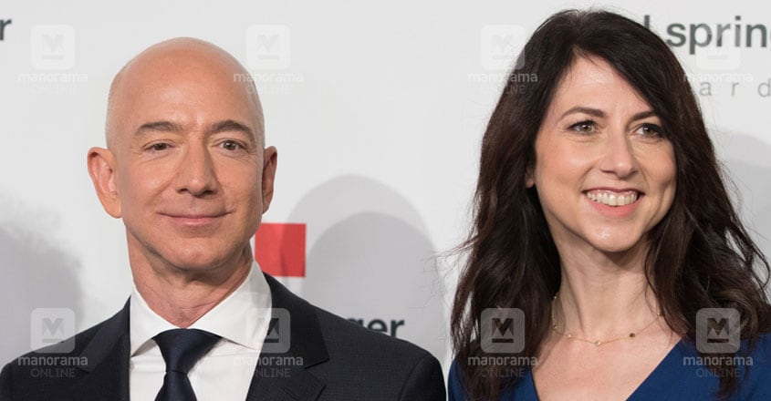 Jeff-Bezos-and-MacKenzie Jeff-Bezos-and-MacKenzie