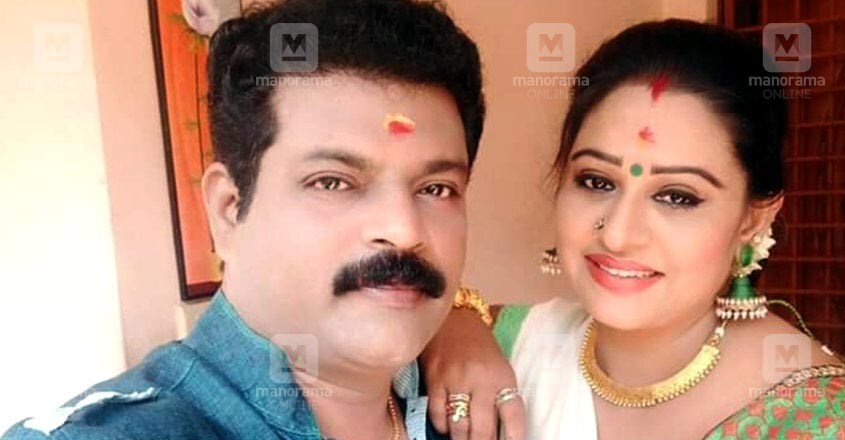 beena-antony-manoj-kumar-2 beena-antony-manoj-kumar-2