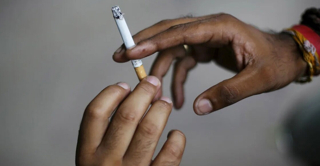 cigarette-smoking-6 പ്രതീകാത്മക ചിത്രം, Photo credit: Reuters/Adnan Abidi