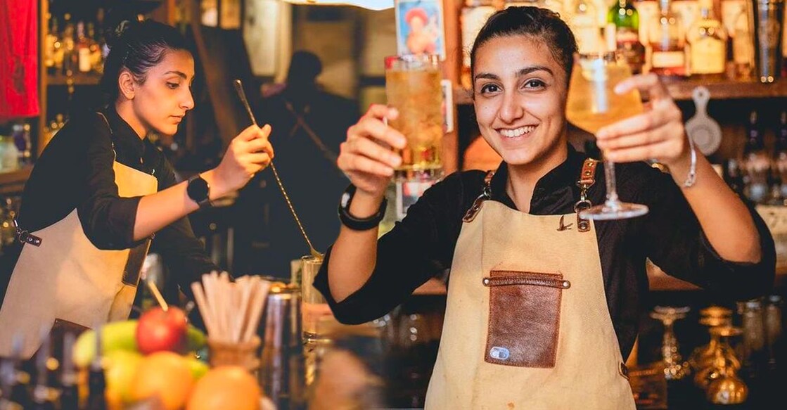 bartender-apoorva അപൂർവ കോഹ്ലി. Image Credit: instagram/apoorvvaaaa