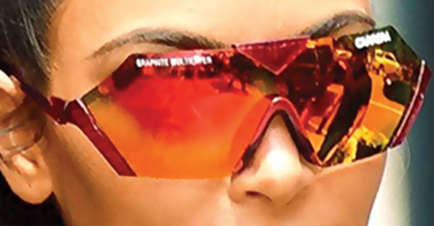 super-over-sized-sunglass super-over-sized-sunglass