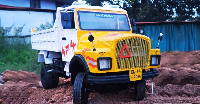 miniature-vehicle-models-by-stephin-davi-tipper-lorry miniature-vehicle-models-by-stephin-davi-tipper-lorry
