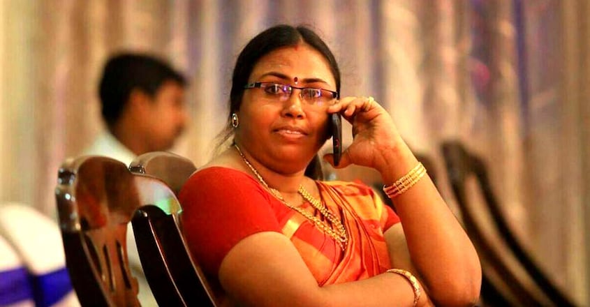 mae-up-artist-sreelatha mae-up-artist-sreelatha
