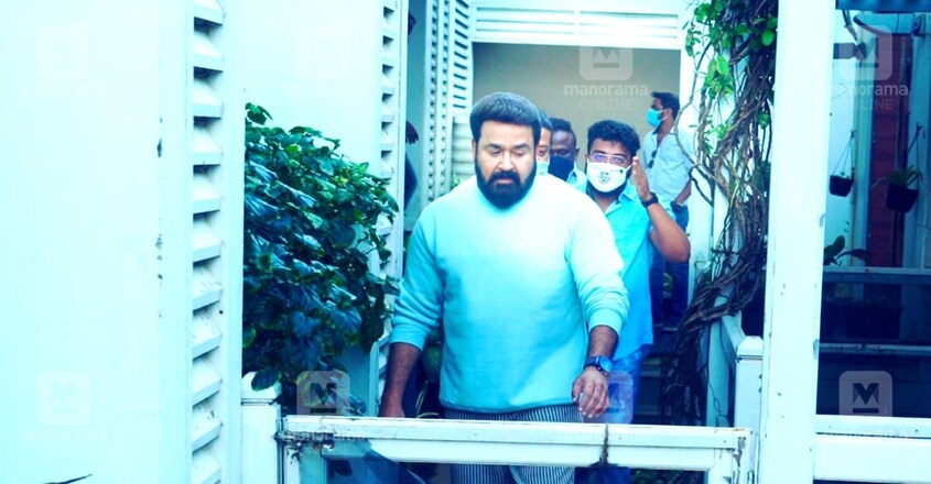 mohanlal-manorama-photoshoot1 mohanlal-manorama-photoshoot1