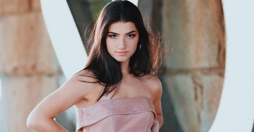 tiktok-star-charli-damelio-lost-10-lakh-followers-after-hate-campaign tiktok-star-charli-damelio-lost-10-lakh-followers-after-hate-campaign