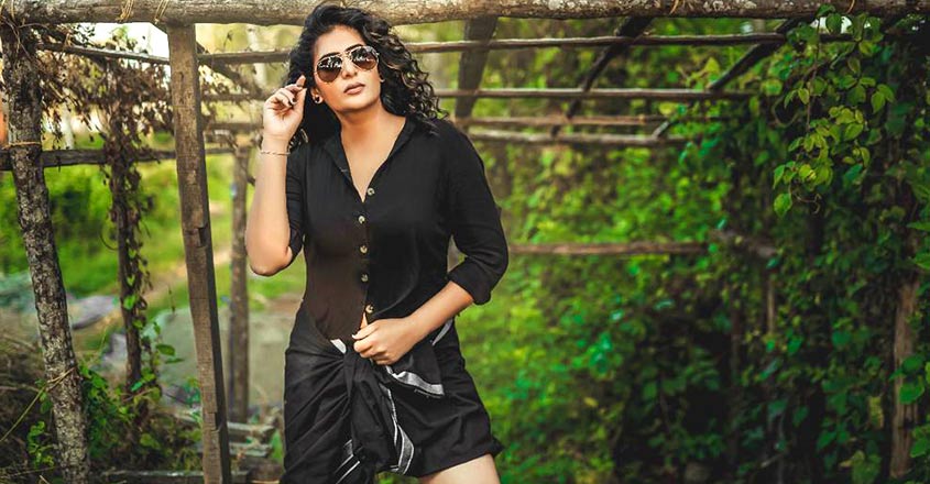 sneha-saxena-1 sneha-saxena-1