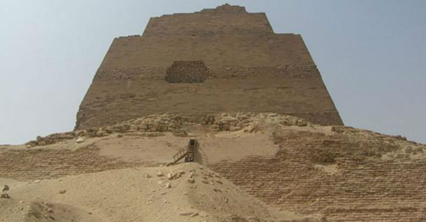 Meidum-pyramid Meidum-pyramid