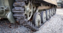 യുദ്ധ ടാങ്കുകള്‍ക്ക് സെഗ്മെന്റഡ് റബര്‍ ട്രാക്കുകള്‍; സ്റ്റാര്‍ട്ടപ്പുകളുമായി സഹകരിക്കാൻ ഡിആര്‍ഡിഒ