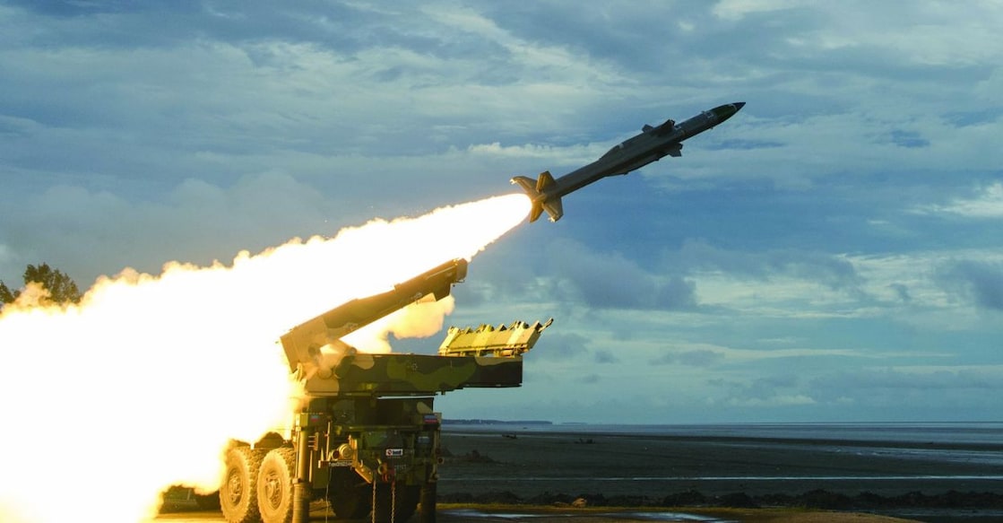 akash-missile - 1 DRDO - https://twitter.com/DRDO_India/status/1442673782372536324, EdictGov-India, commons.wikimedia.org