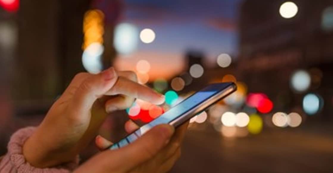 smartphone-night-usage Photo: Dragana Gordic/ Shutterstock
