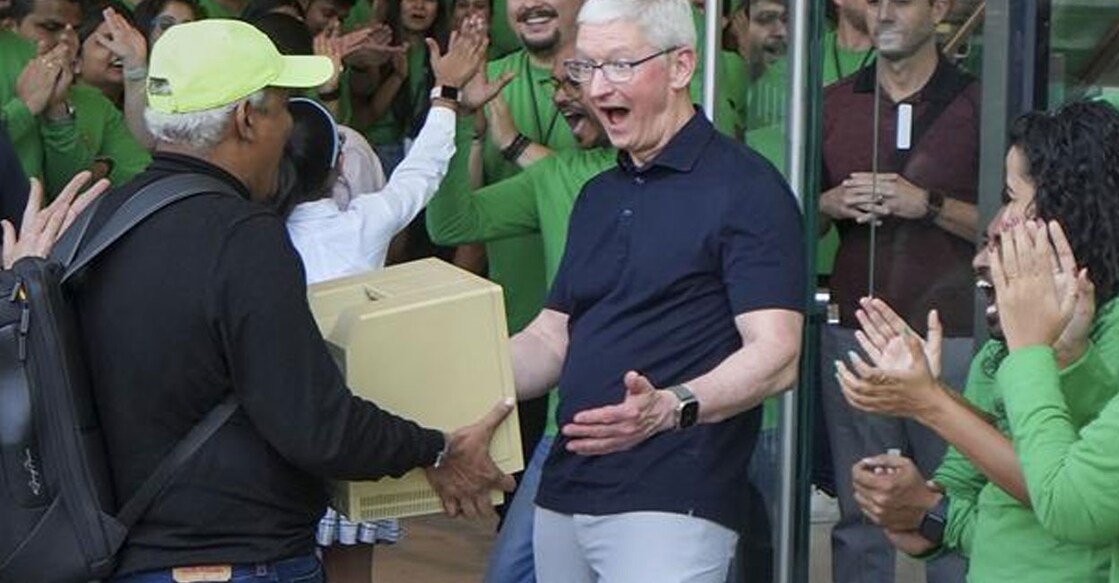 tim-cook-sajid tim-cook-sajid