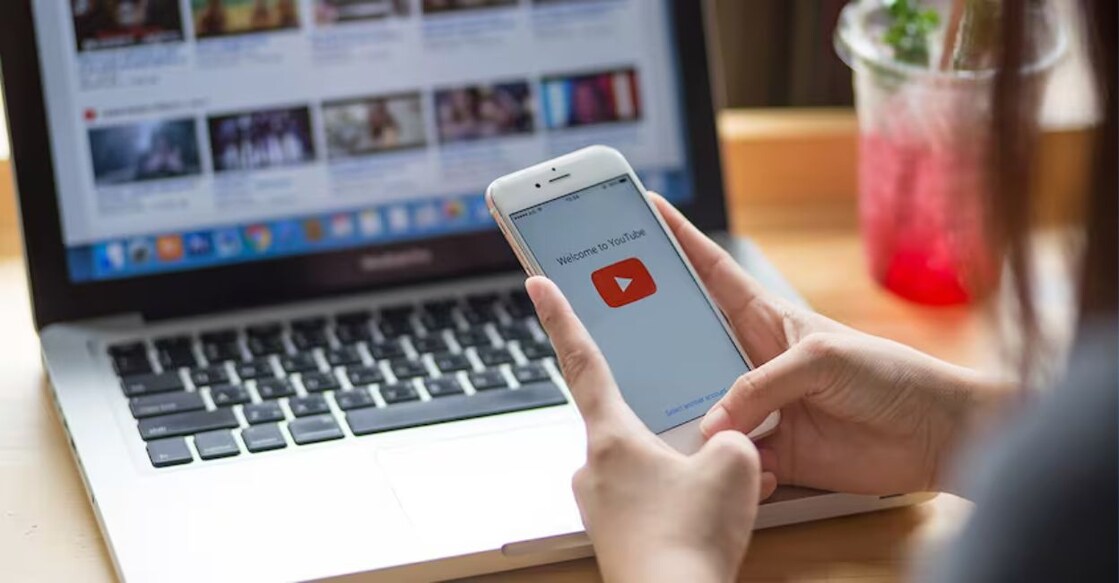 youtube-phone - 1 Photo: NiP STUDIO/ Shutterstock