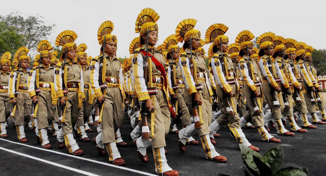 Hyderabad: Women CISF personnel at a parade on the occasion of the Passing out Parade of 38th Batch of Sub Inspector at the National Security Academy (NISA) in Hyderabad on Friday. PTI Photo(PTI5_17_2013_000099A)