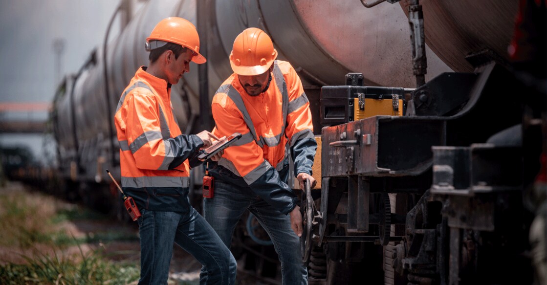 railyway-technician-gif railyway-technician-gif