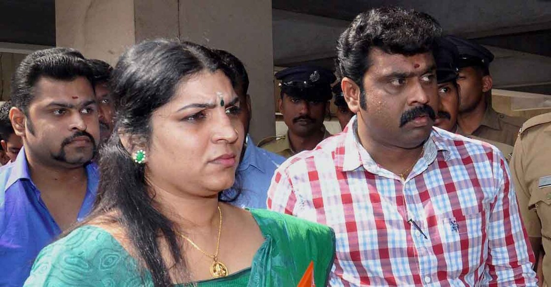 Kochi: Solar scam accused Saritha S Nair arrives to appear  at Solar commission office in Kochi on Friday. PTI Photo(PTI1_29_2016_000060B)