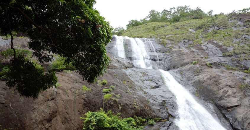 പാലരുവി പാലരുവി
