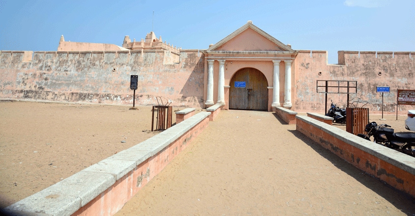 Tharangambadi-Danish-Fort-Beach Tharangambadi-Danish-Fort-Beach