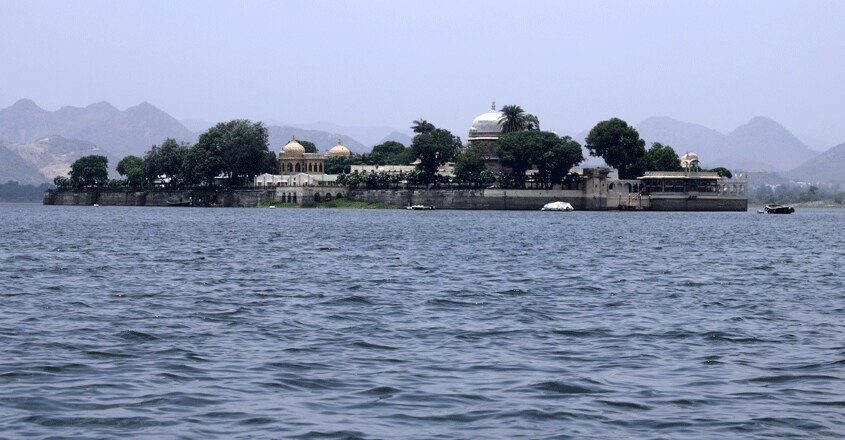 Jag-Mandir Jag-Mandir